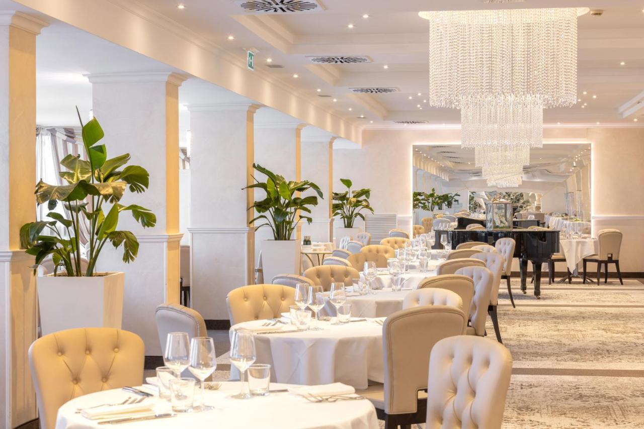 Hotel Sporting Римини Екстериор снимка