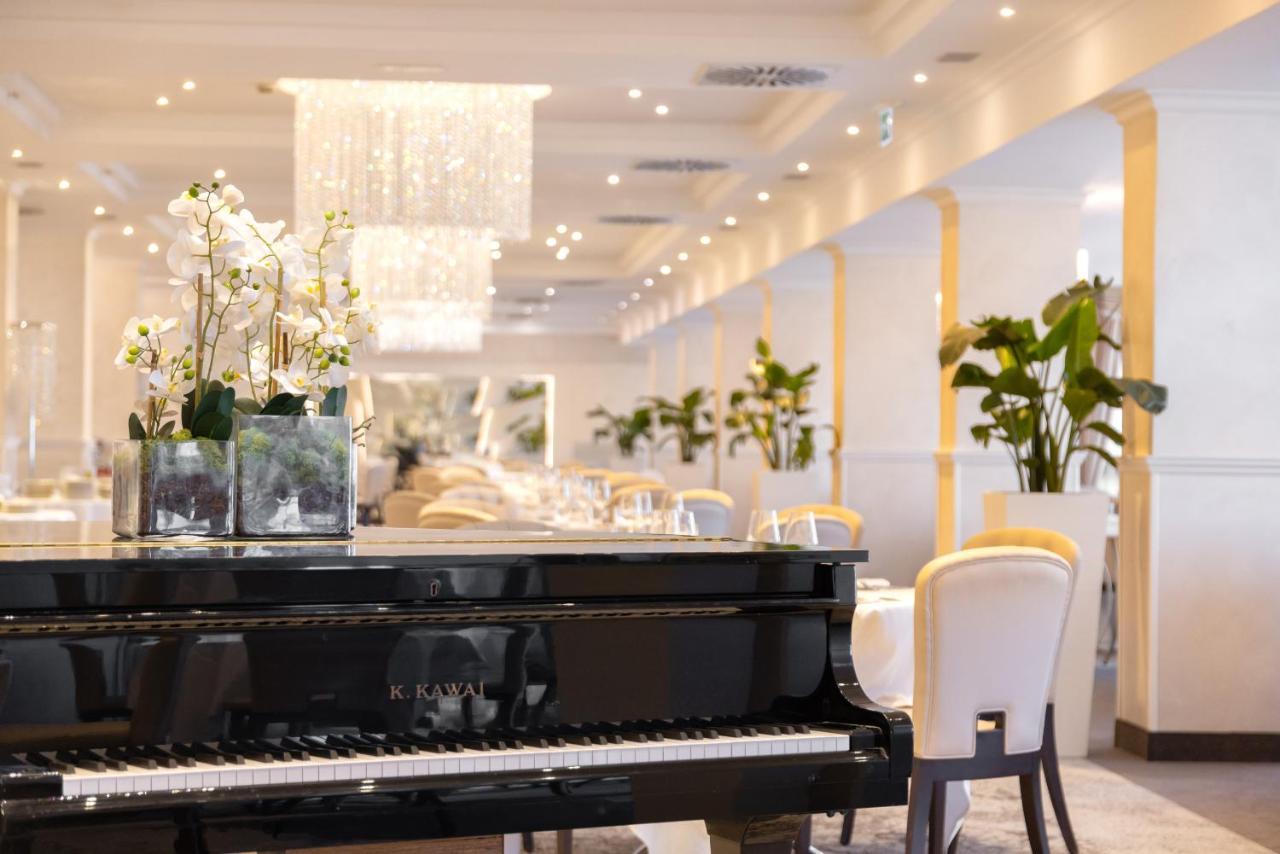Hotel Sporting Римини Екстериор снимка