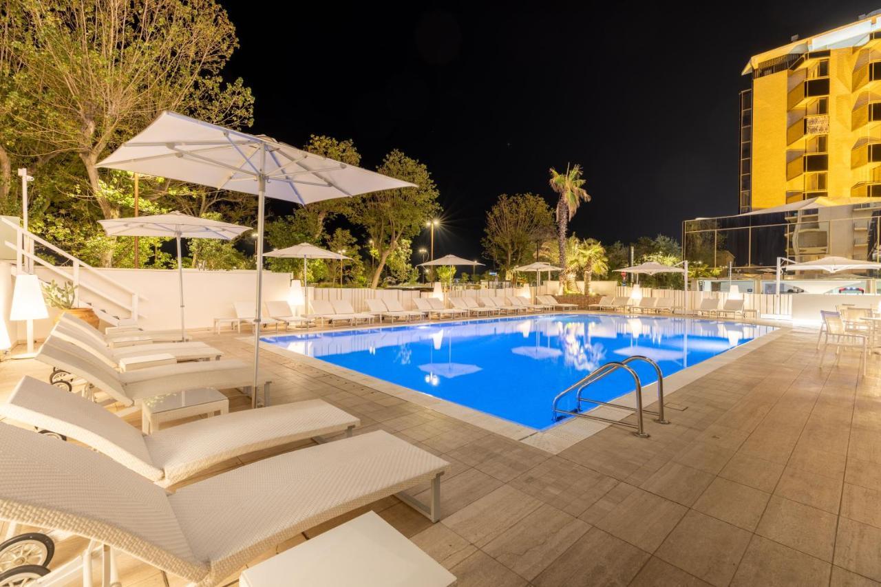 Hotel Sporting Римини Екстериор снимка