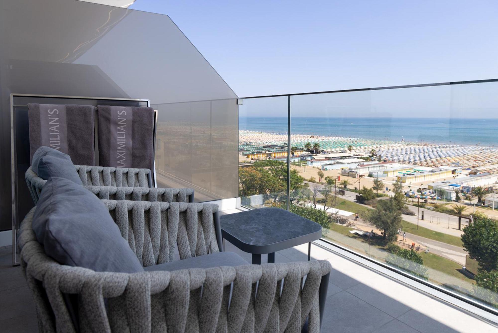 Hotel Sporting Римини Екстериор снимка