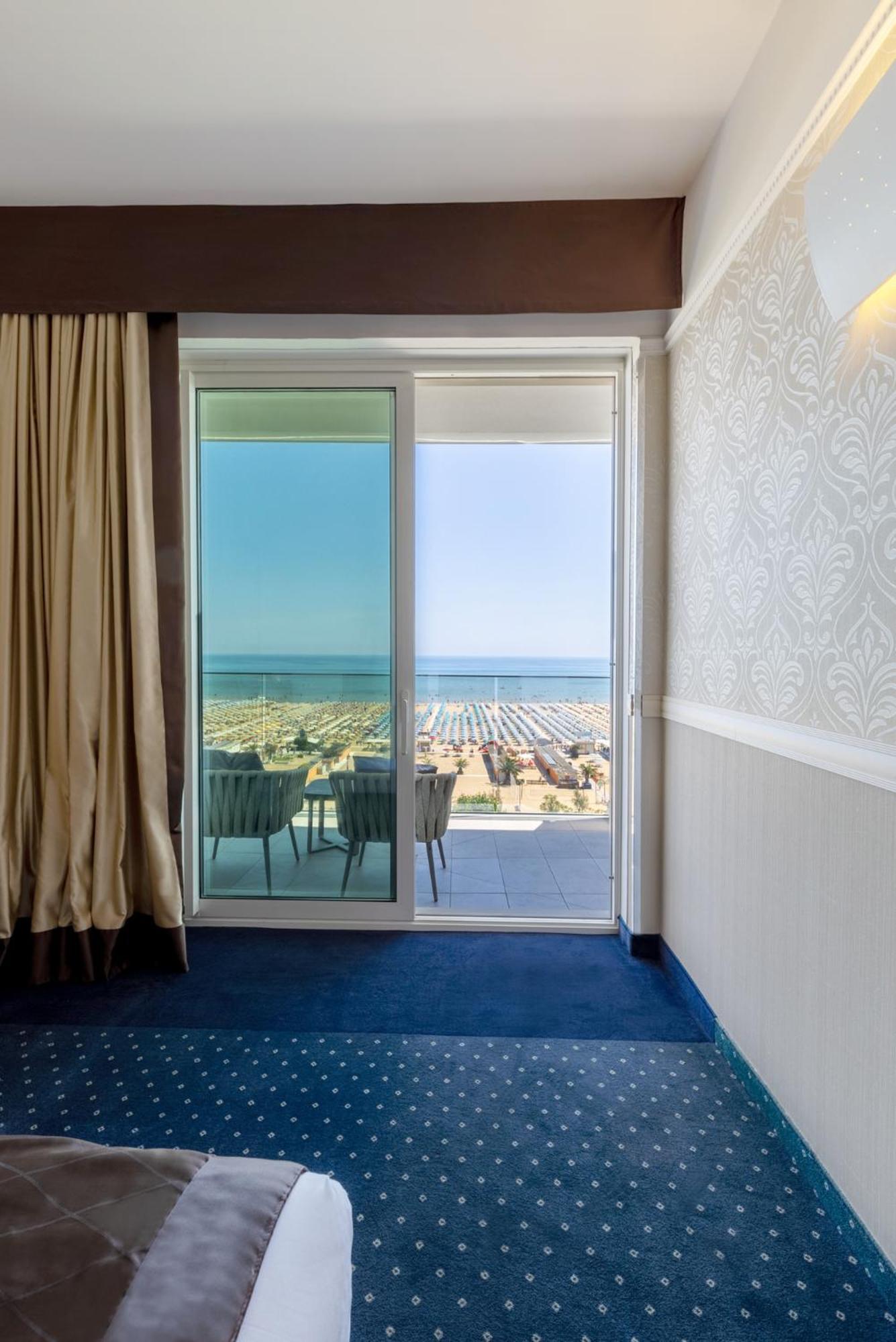 Hotel Sporting Римини Екстериор снимка