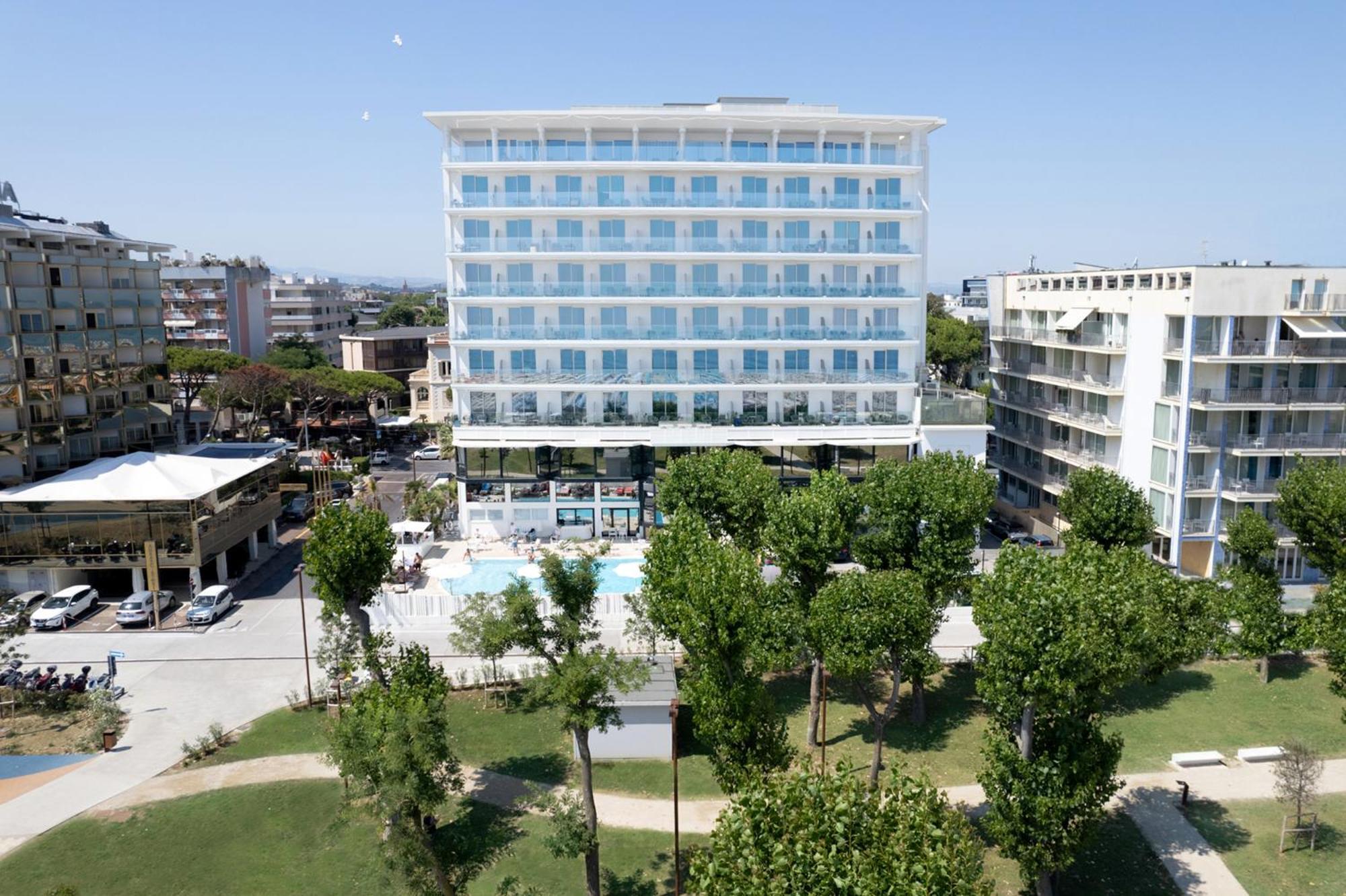 Hotel Sporting Римини Екстериор снимка