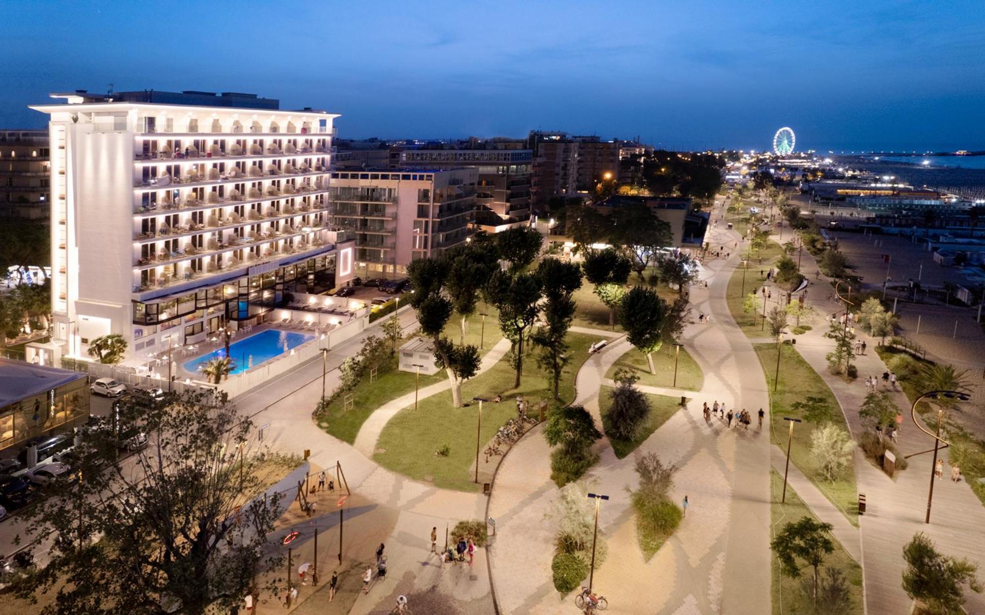 Hotel Sporting Римини Екстериор снимка